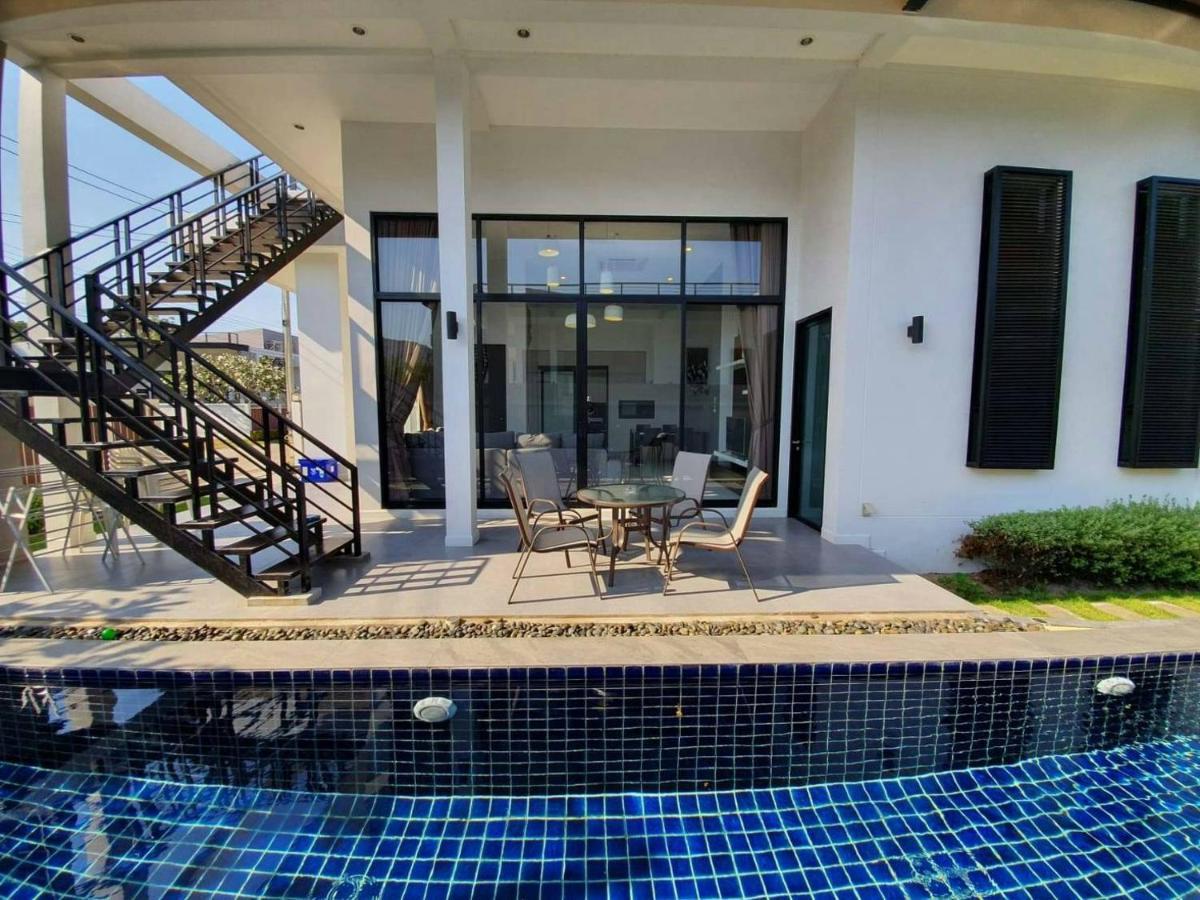 We By Sirin Pool Feriehus *